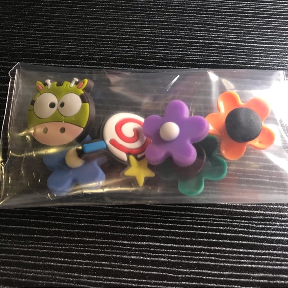 Flower & Cow Themed Croc Charm *Bundle 3 Save 20%* - Picture 5 of 5